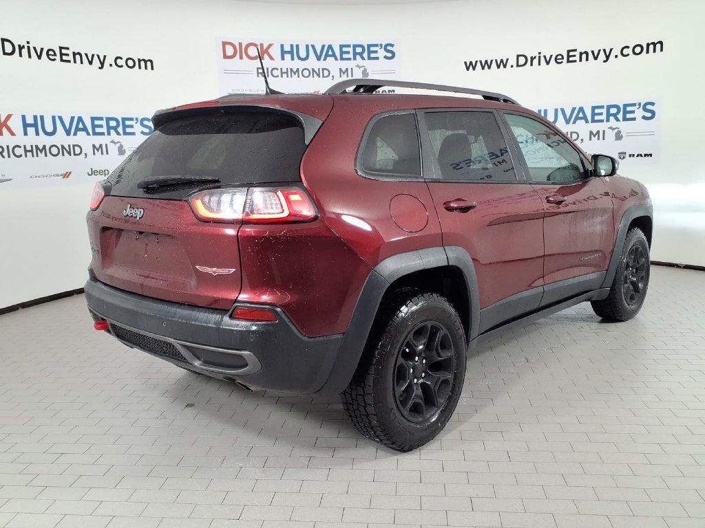 Used 2019 Jeep Cherokee Trailhawk w/ Cold Weather Group AWD/4WD image 4