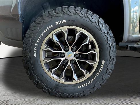 Used 2017 Chevrolet Colorado ZR2 w/ LPO, Premium Interior Package AWD/4WD image 32