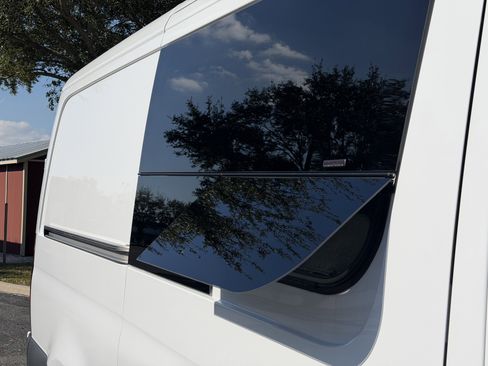 Used 2024 Mercedes-Benz Sprinter 2500 image 14