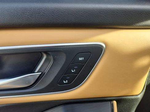 Used 2021 Nissan Rogue Platinum image 22