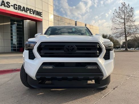 New 2026 Toyota Tacoma SR5 image 3