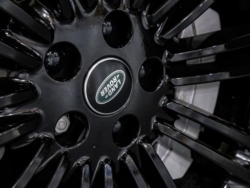 Used 2024 Land Rover Range Rover SE image 51