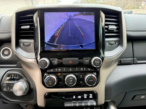 Used 2019 RAM 1500 Laramie AWD/4WD image 38