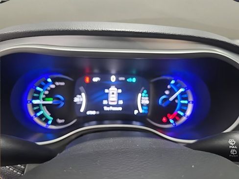 Used 2024 Chrysler Pacifica Limited FWD image 46