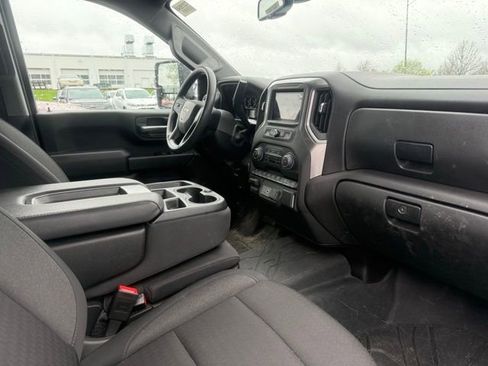 Used 2025 Chevrolet Silverado 2500 Custom w/ Custom Value Package image 7