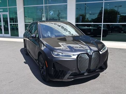 Used 2024 BMW iX xDrive50 w/ Sport Package AWD/4WD image 2