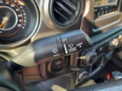 Used 2022 Jeep Gladiator Sport AWD/4WD image 17