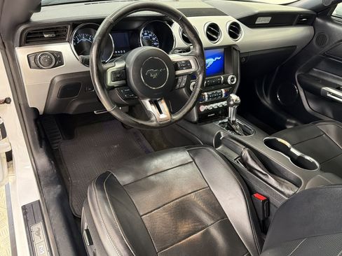 Used 2017 Ford Mustang GT Premium RWD image 4