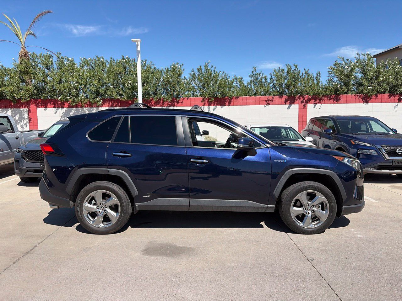 Used 2020 Toyota RAV4 Limited w/ Limited Grade Weather Package AWD/4WD image 3