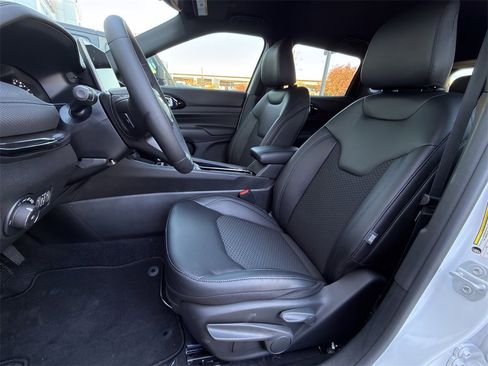 New 2026 Jeep Compass Latitude image 19