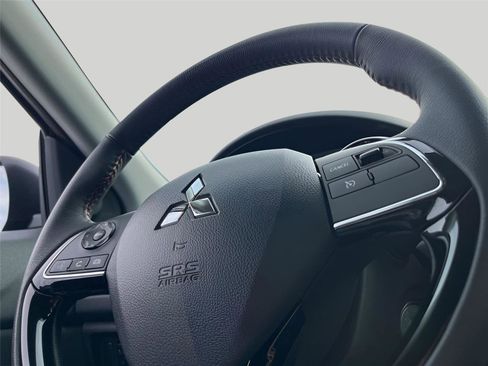 Used 2025 Mitsubishi Outlander Sport LE image 30