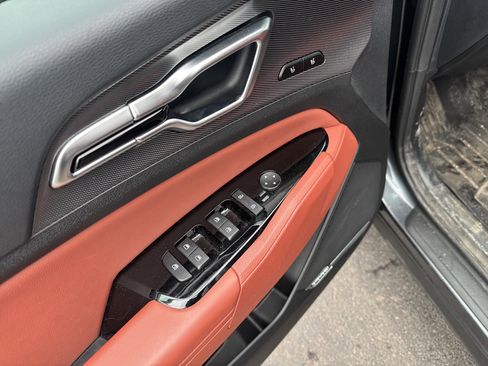 Used 2025 Kia Sportage SX image 16