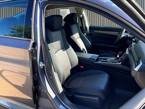 Used 2018 Honda Accord LX image 8