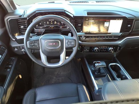 Used 2025 GMC Sierra 1500 Elevation w/ Elevation Premium Package AWD/4WD image 5