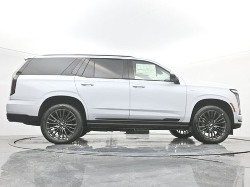 New 2026 Cadillac Escalade Platinum Sport w/ LPO, Floor Liner Package image 20