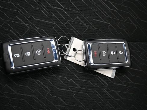 Used 2025 Dodge Charger R/T w/ Sun & Sound Package image 30