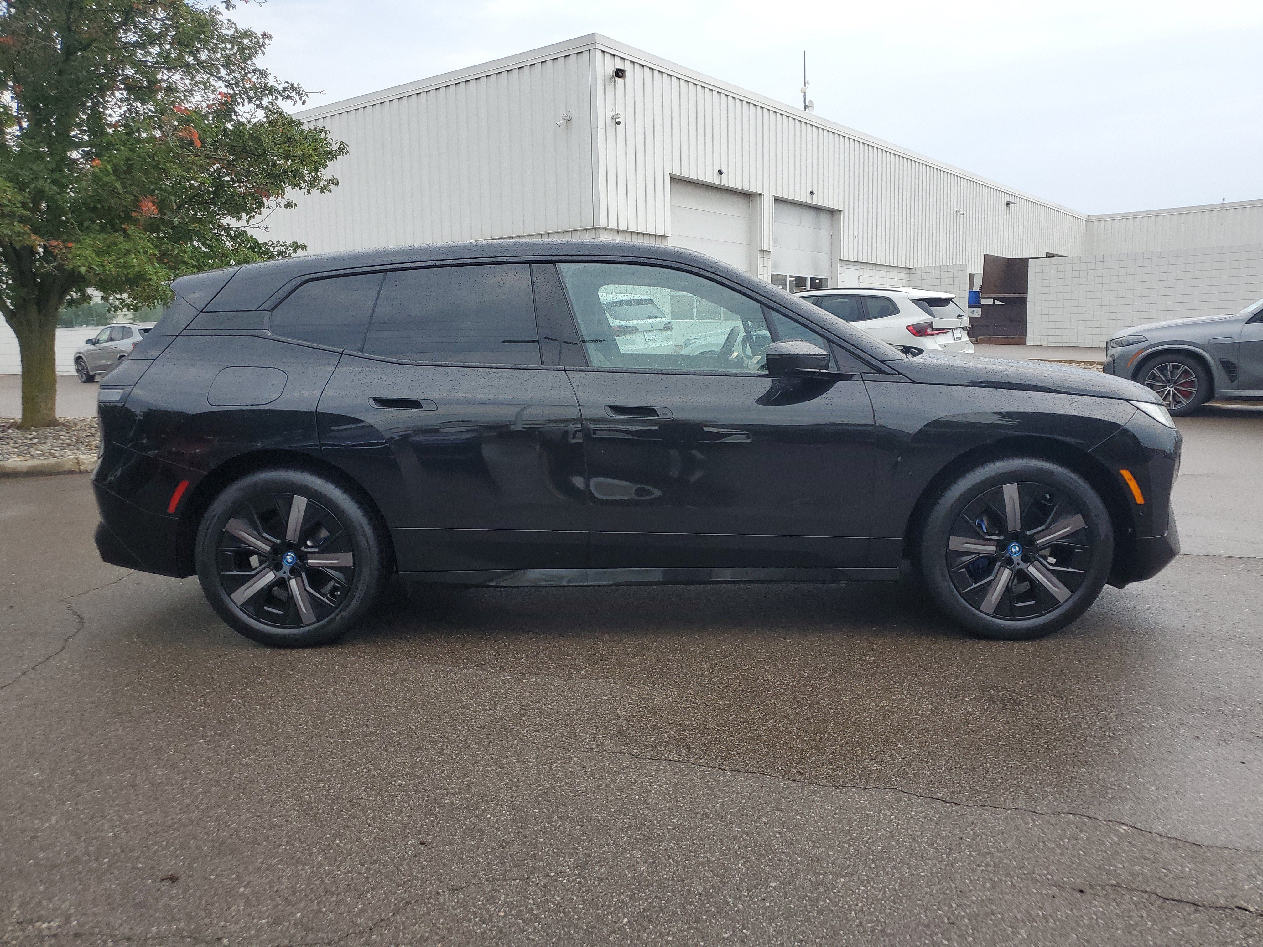 Certified 2024 BMW iX xDrive50 w/ Sport Package AWD/4WD image 6
