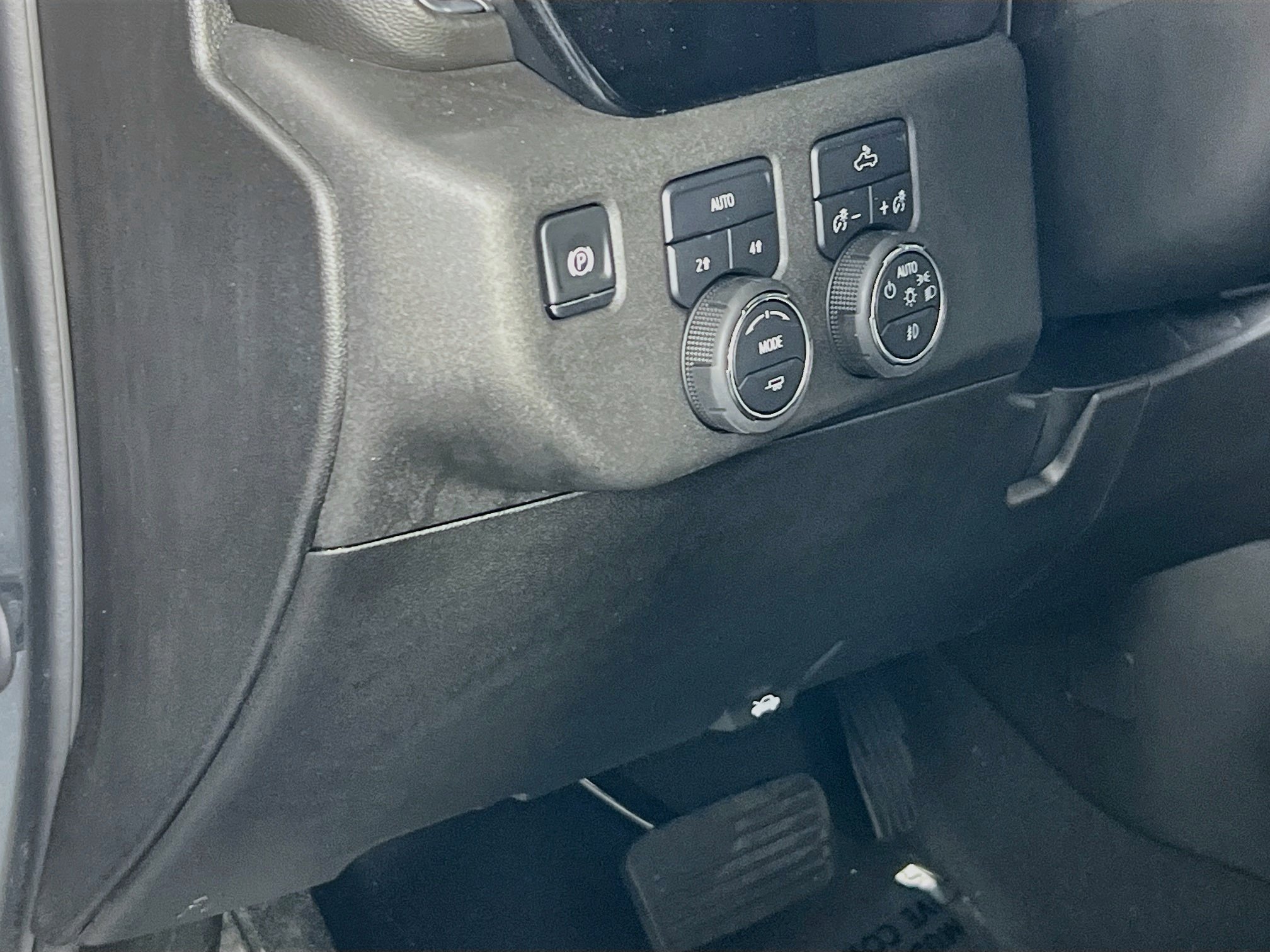 Used 2025 Chevrolet Silverado 1500 RST w/ Convenience Package II AWD/4WD image 10