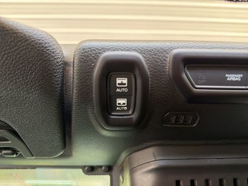 Used 2019 Jeep Wrangler Unlimited Sahara AWD/4WD image 60