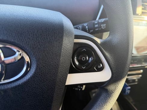 Used 2016 Toyota Prius Two image 19