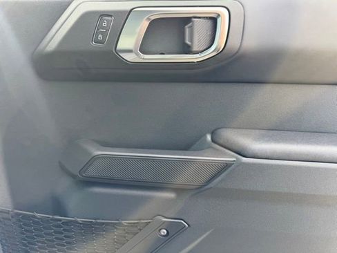 New 2025 Ford Bronco Badlands image 21