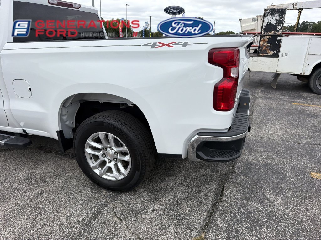 Used 2024 Chevrolet Silverado 1500 LT AWD/4WD image 10