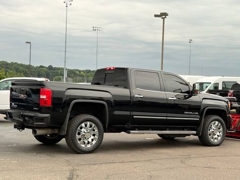 Used 2018 GMC Sierra 2500 Denali AWD/4WD image 34