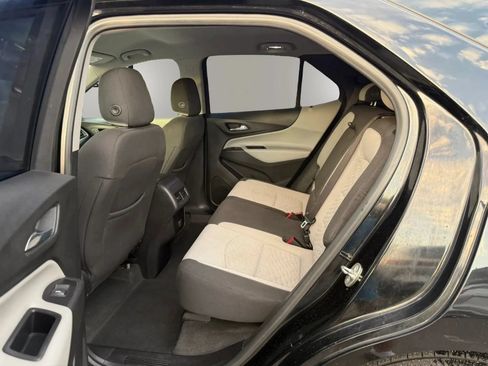 Used 2018 Chevrolet Equinox LS FWD image 18