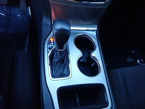 Used 2020 Jeep Grand Cherokee Laredo image 19