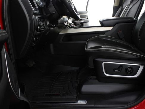 Used 2019 RAM 1500 Laramie AWD/4WD image 17
