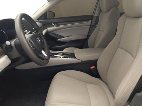 Used 2018 Honda Accord EX image 17