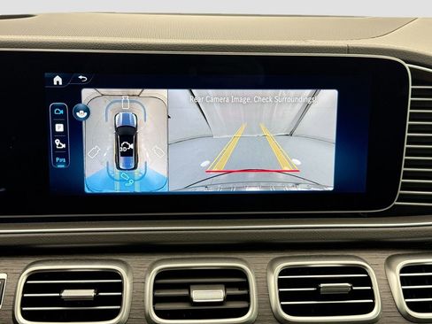 New 2026 Mercedes-Benz GLS 580 4MATIC image 15
