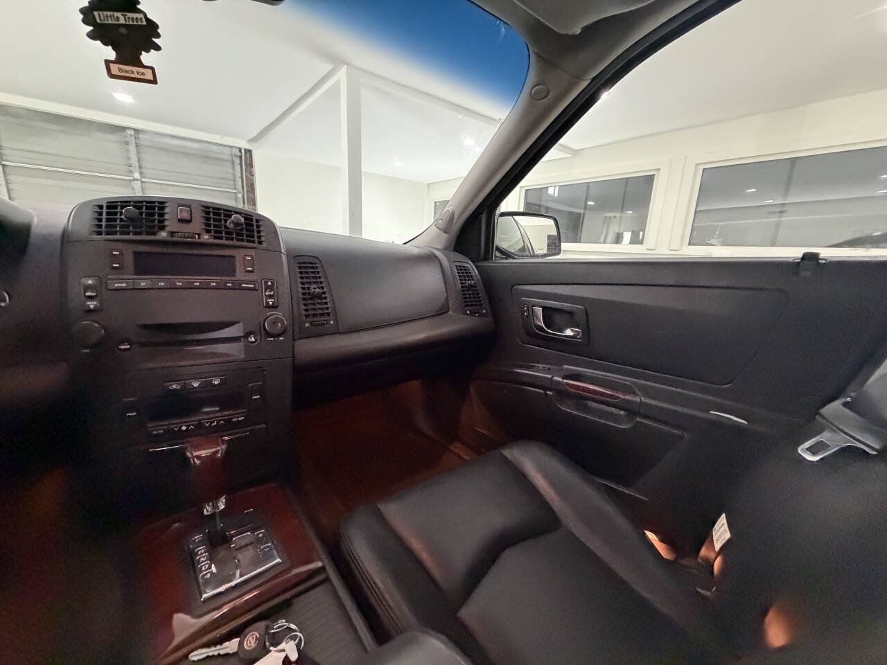 Used 2005 Cadillac SRX w/ Preferred Equipment Group AWD/4WD image 25