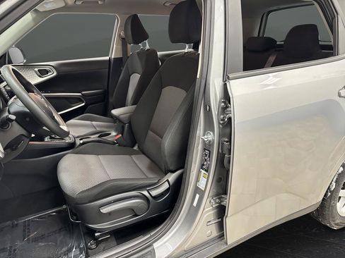 Used 2023 Kia Soul LX w/ Option Group 015 image 4