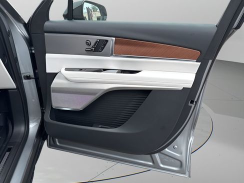 New 2026 Cadillac Vistiq Luxury w/ LPO, Floor Liner Package image 20