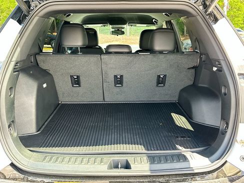 New 2026 GMC Terrain AT4 w/ LPO, Floor Liner Package AWD/4WD image 16
