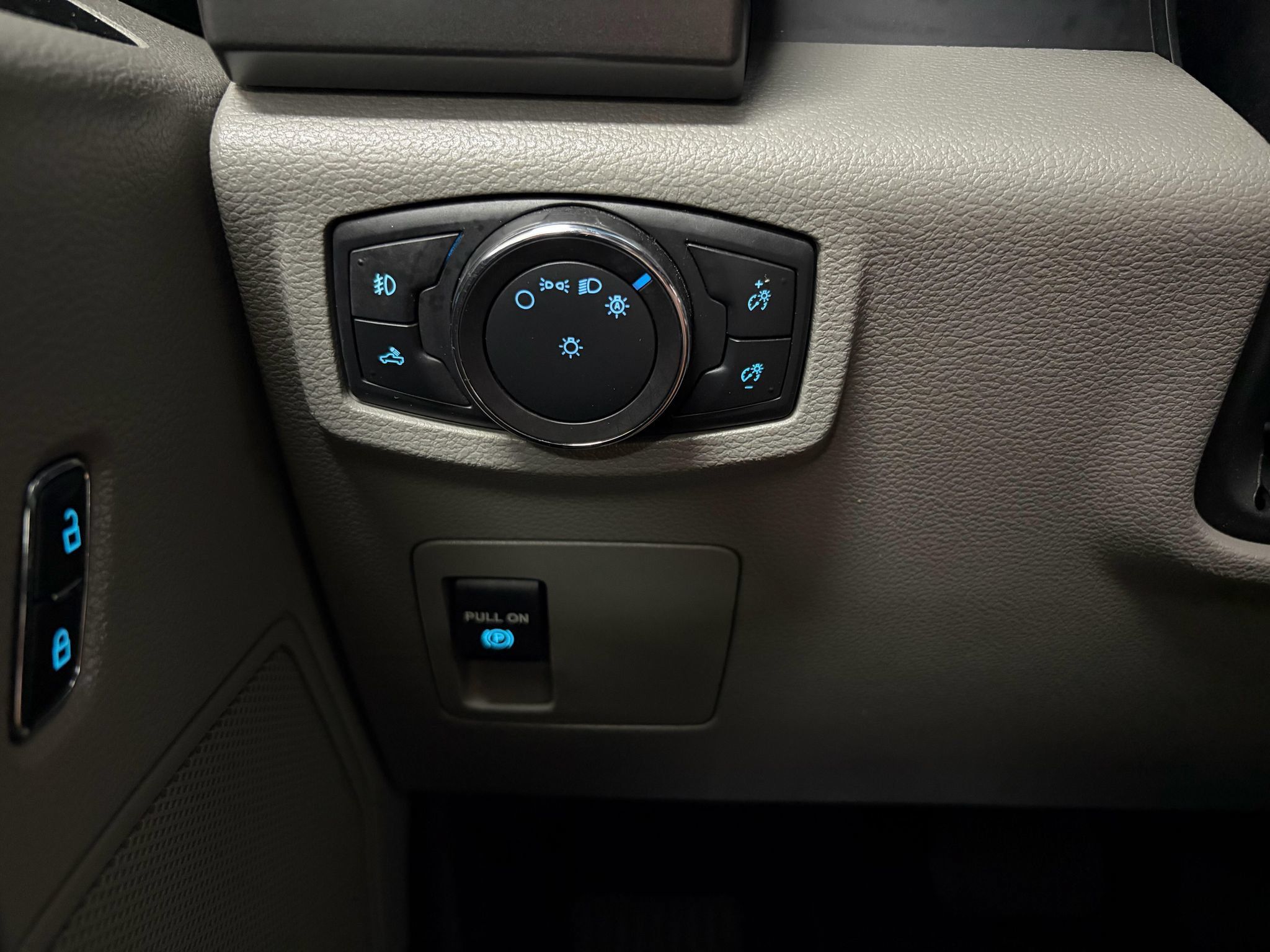 Used 2018 Ford F150 XLT w/ FX4 Off-Road Package AWD/4WD image 15