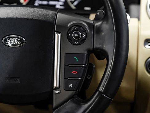 Used 2016 Land Rover LR4 HSE Silver Edition image 11