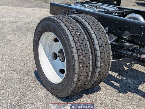 New 2024 Chevrolet Low Cab Forward image 4