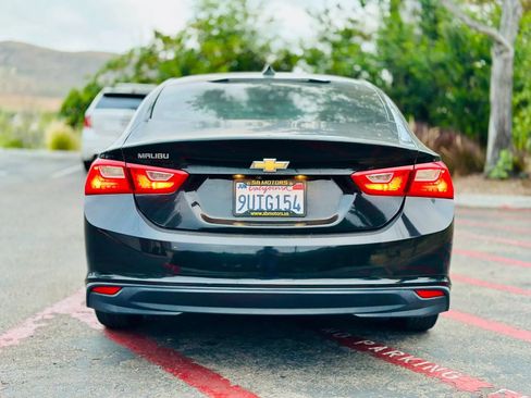 Used 2018 Chevrolet Malibu LS w/ LPO, Convenience Package 1 FWD image 4