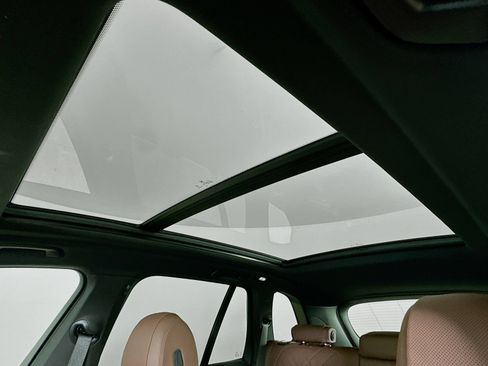 New 2026 BMW X5 xDrive50e w/ Premium Package AWD/4WD image 29