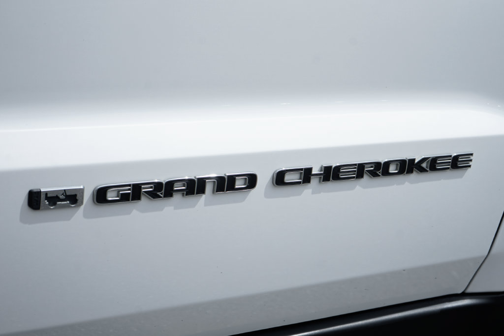 Used 2022 Jeep Grand Cherokee Limited AWD/4WD image 48