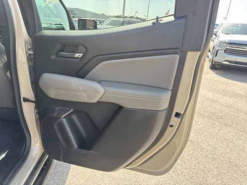 Used 2024 Chevrolet Colorado ZR2 w/ Technology Package AWD/4WD image 22