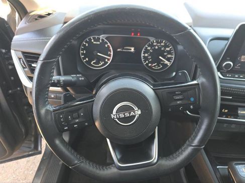 Used 2023 Nissan Rogue SV w/ SV Premium B Package image 4