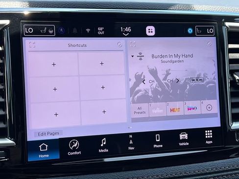 Used 2025 Chrysler Pacifica Pinnacle w/ Trailer Tow Group AWD/4WD image 29