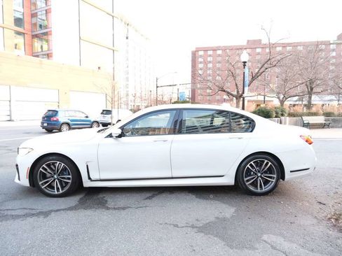 Used 2020 BMW 750i xDrive w/ Executive Package image 6