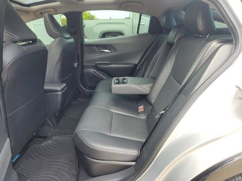 Used 2024 Toyota Prius XLE AWD/4WD image 18