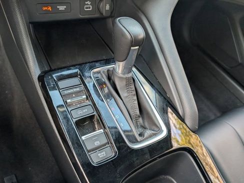 Certified 2024 Acura Integra image 29