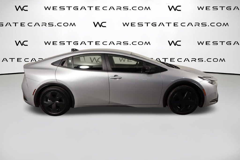 Used 2026 Toyota Prius LE FWD image 48