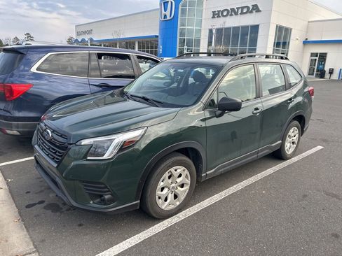 Used 2022 Subaru Forester image 2